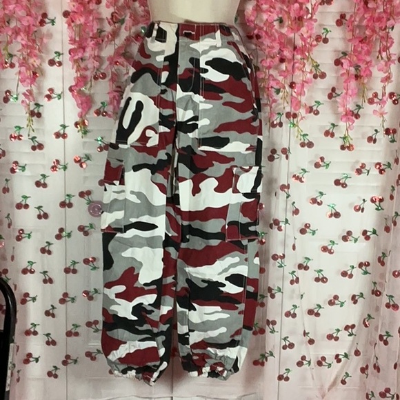 Forever 21 Pants - Camo cargo pants joggers